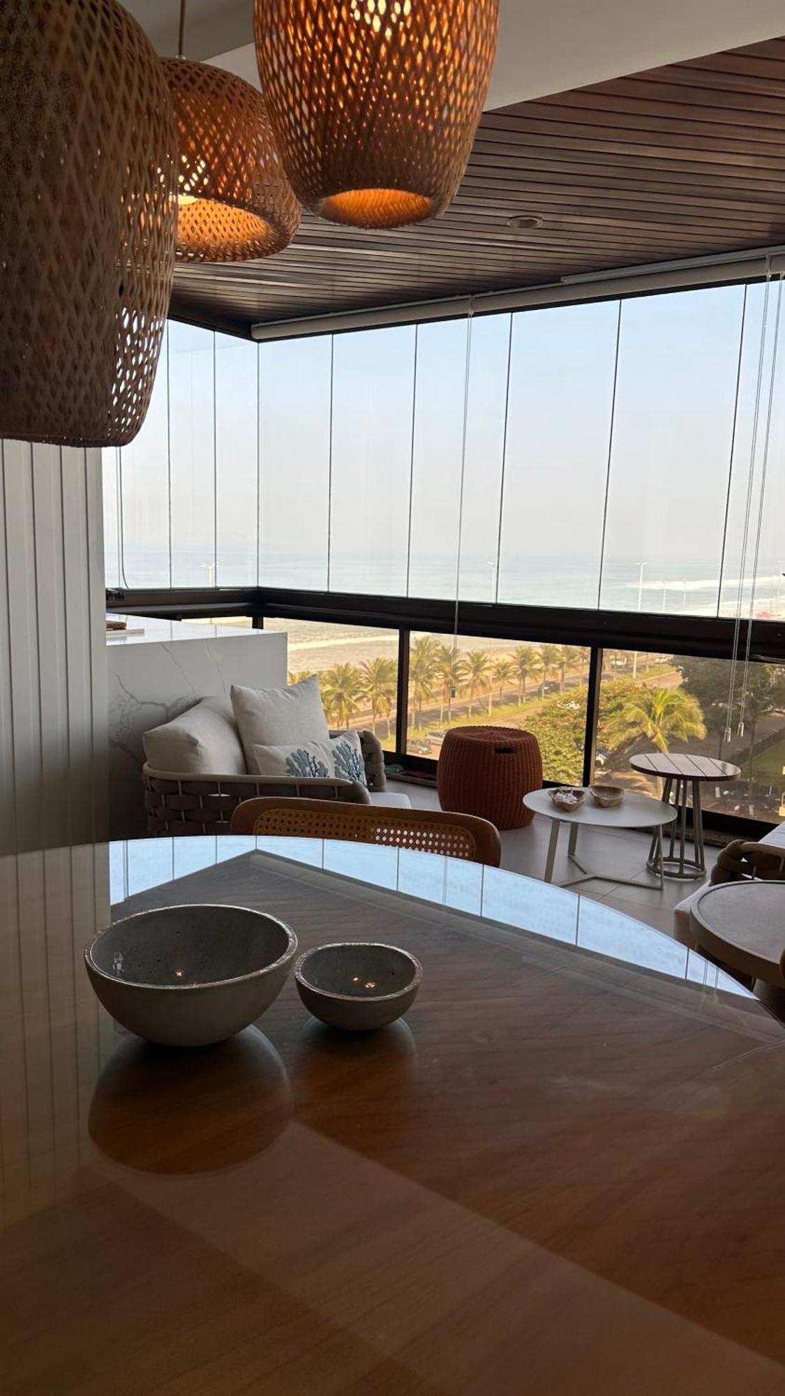 Lindo Apto No Lugar Da Barra Da Tijuca! Com Uma Vista De Tirar O Folego, Frente O Mar! Totalmente Equipado E Decorado Ao Lado Dos Melhores E Quiosques Da Barra! Portaria 24h, Piscina, Sauna, Jacuzzi, Academia, Garagem, Wi-fi, Lavan Appartement Rio de Janeiro