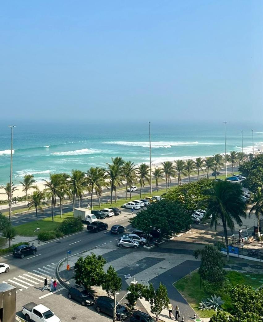 Lindo Apto No Lugar Da Barra Da Tijuca! Com Uma Vista De Tirar O Folego, Frente O Mar! Totalmente Equipado E Decorado Ao Lado Dos Melhores E Quiosques Da Barra! Portaria 24h, Piscina, Sauna, Jacuzzi, Academia, Garagem, Wi-fi, Lavan Appartement